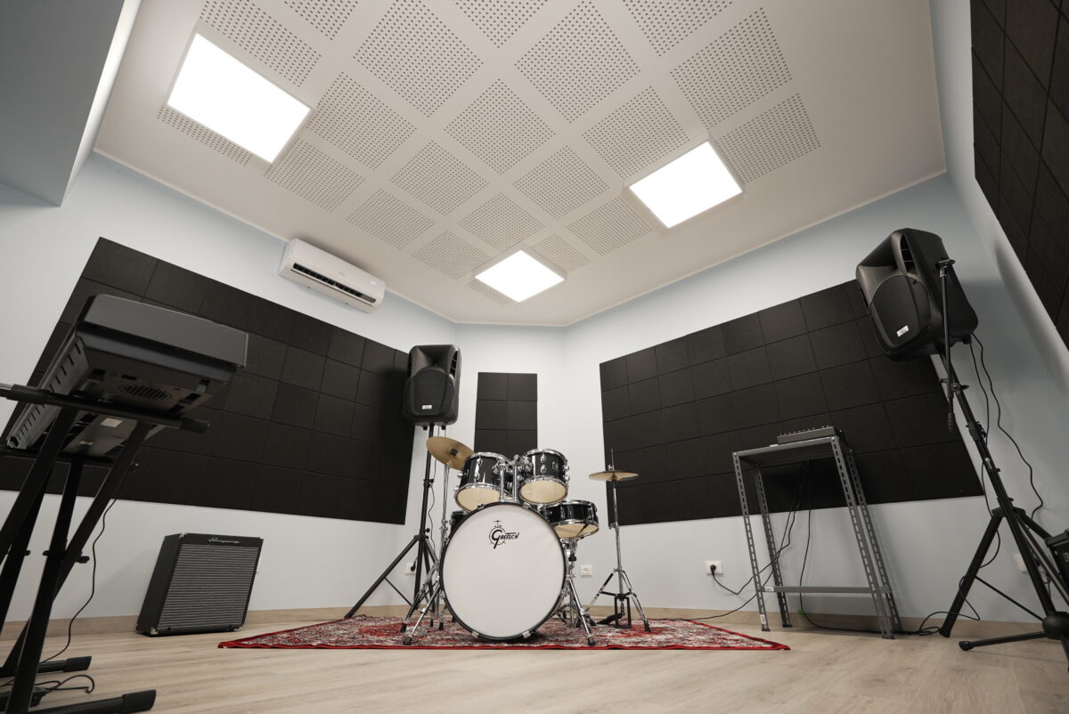 insonorizzazione di una sala prova con soluzioni acustiche STS Isolamenti